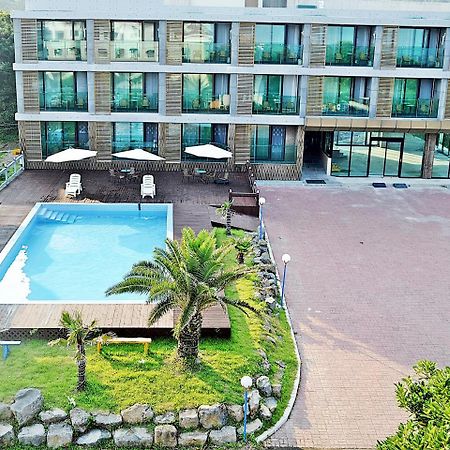 Memoria Resort Seogwipo Exterior foto